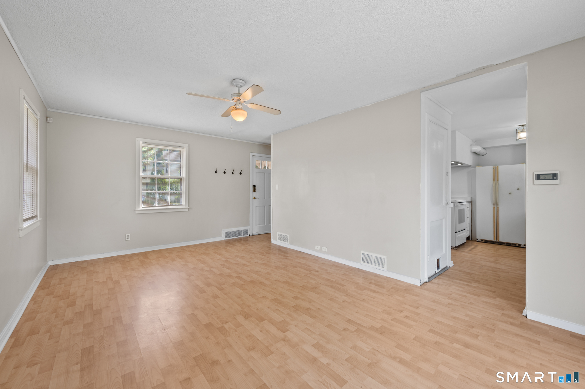 4 Waddell Road Manchester, CT 06040 - Photo 8 of 32