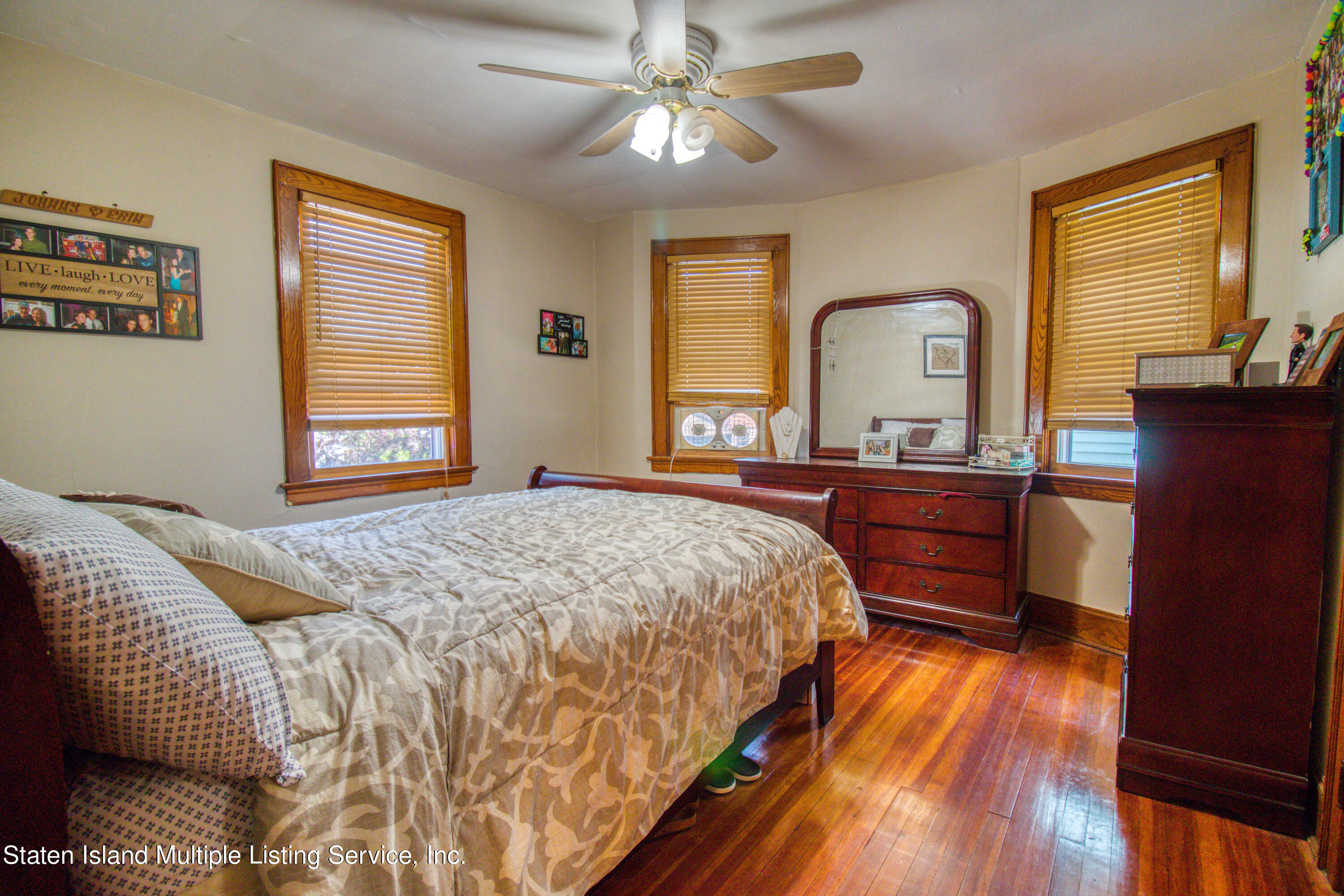11 East Raleigh Avenue Staten Island, NY 10310 - Photo 16 of 31 Master Bedroom