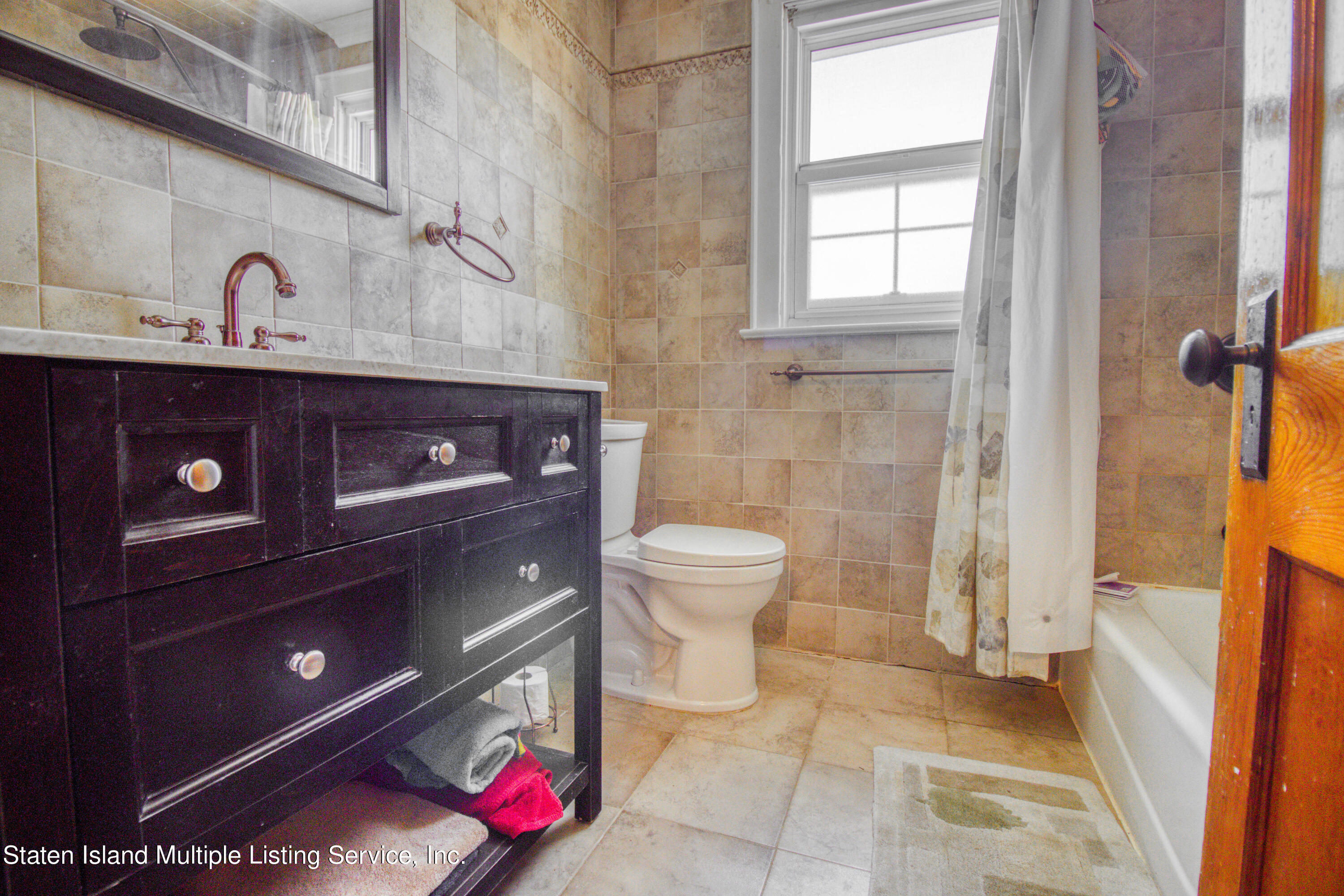 11 East Raleigh Avenue Staten Island, NY 10310 - Photo 20 of 31 Full Bathroom