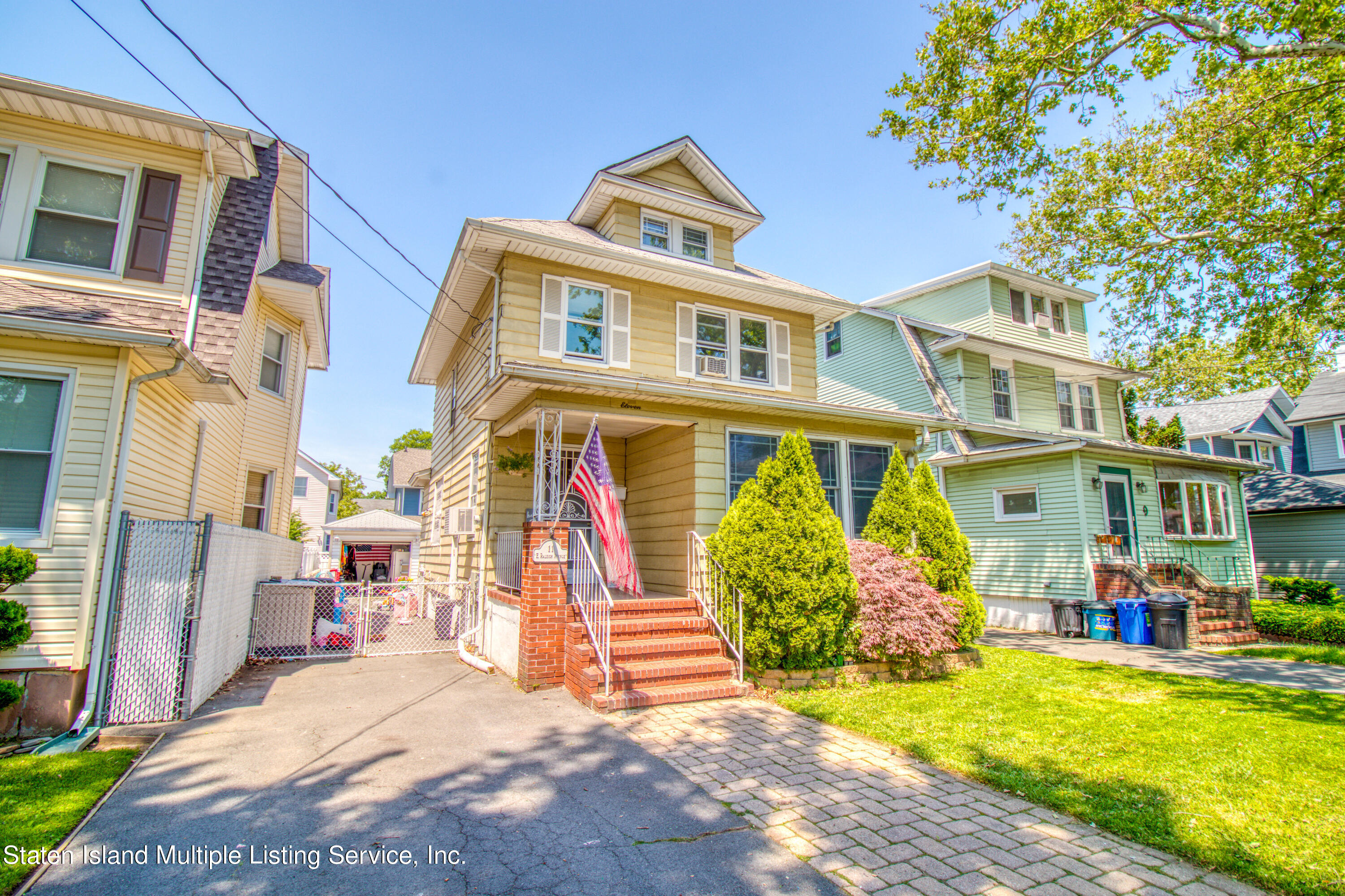 11 East Raleigh Avenue Staten Island, NY 10310 - Photo 2 of 31 Front of the house