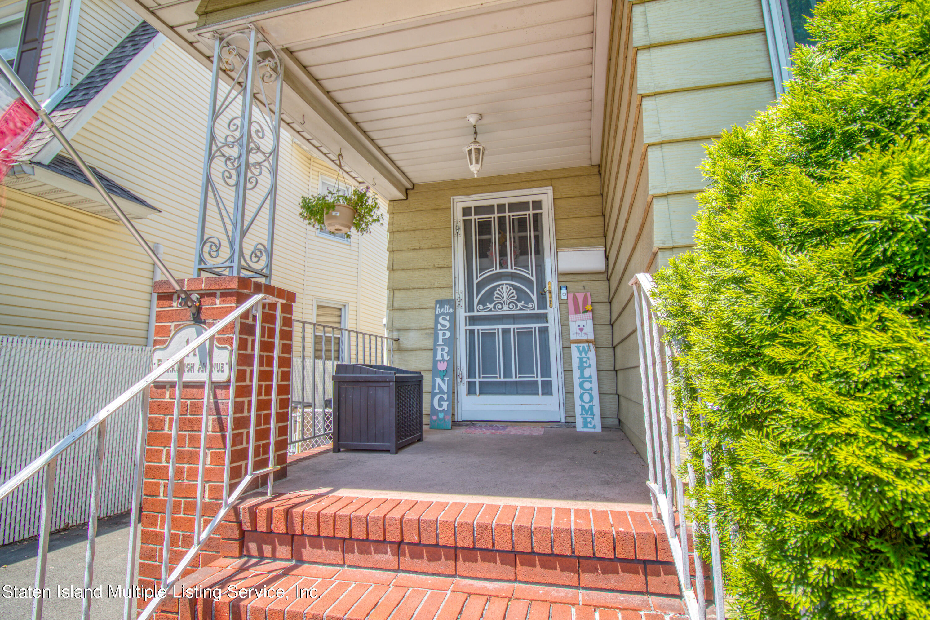 11 East Raleigh Avenue Staten Island, NY 10310 - Photo 3 of 31 Front Entrance