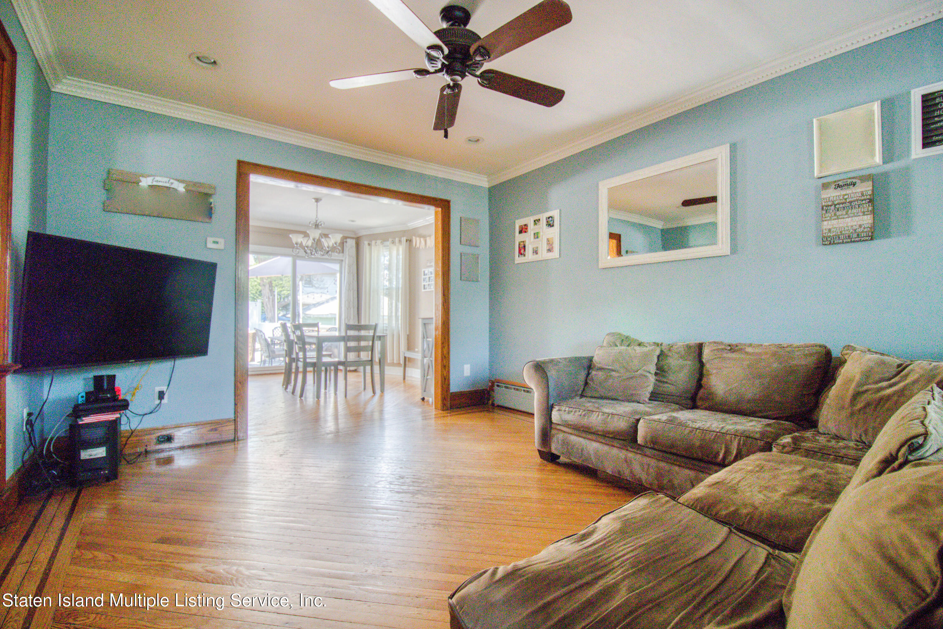 11 East Raleigh Avenue Staten Island, NY 10310 - Photo 4 of 31 Living Room