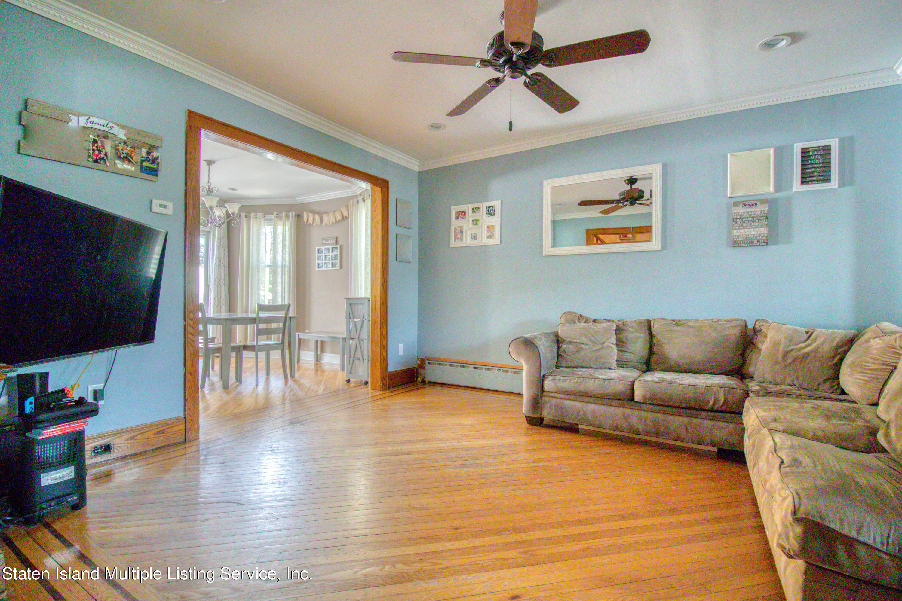 11 East Raleigh Avenue Staten Island, NY 10310 - Photo 5 of 31 Living Room