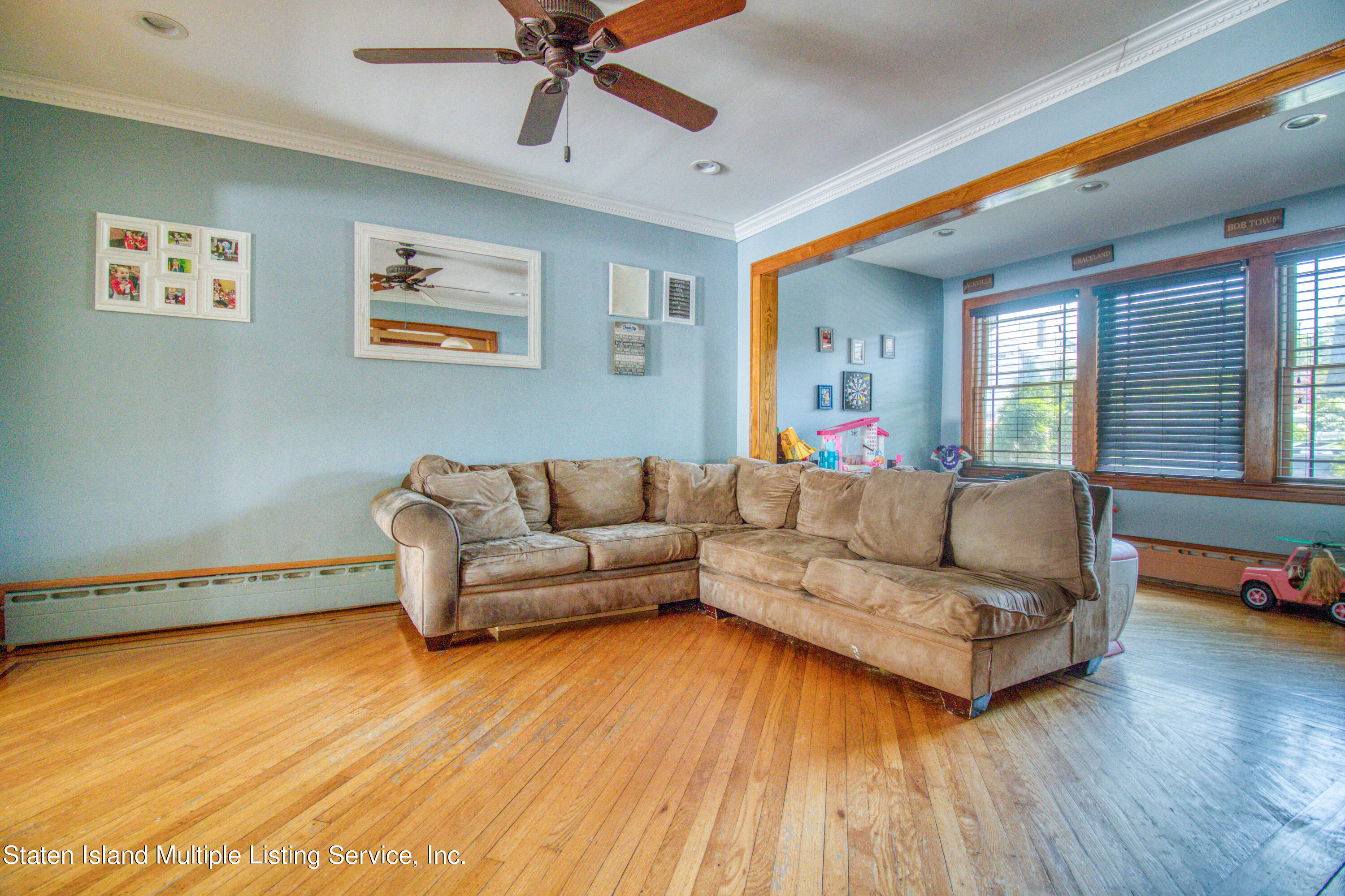 11 East Raleigh Avenue Staten Island, NY 10310 - Photo 6 of 31 Living Room