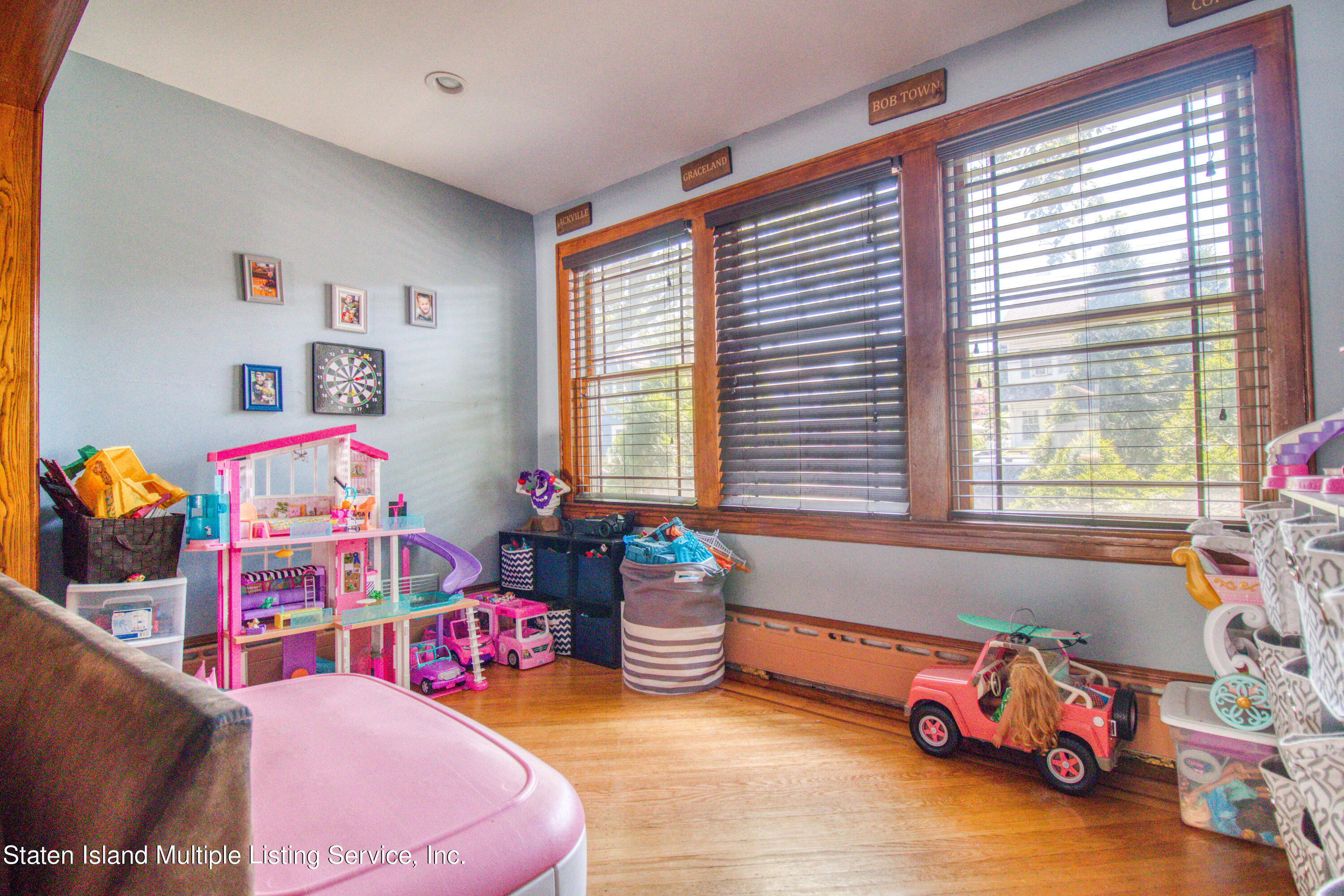 11 East Raleigh Avenue Staten Island, NY 10310 - Photo 7 of 31 Play Room