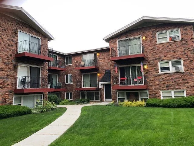 $1,250 | 5617 6th Avenue, Unit 3C, La Grange, IL 60525