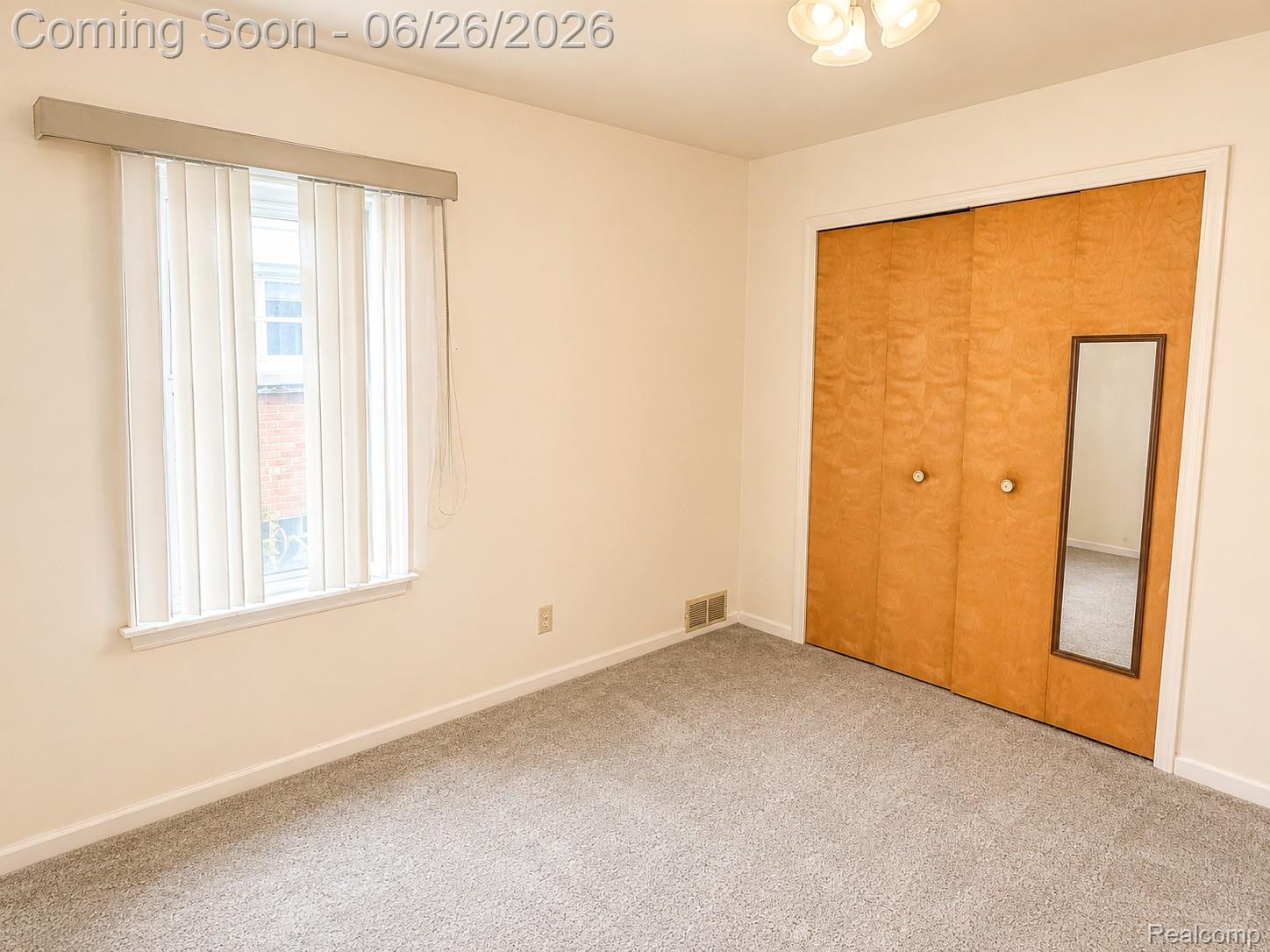 8056 Central Street Center Line, MI 48015 - Photo 12 of 25 401.jpeg