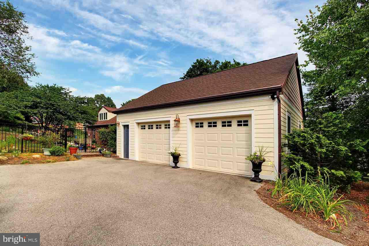 401 Waters Road York, PA 17403 - Photo 33 of 36
