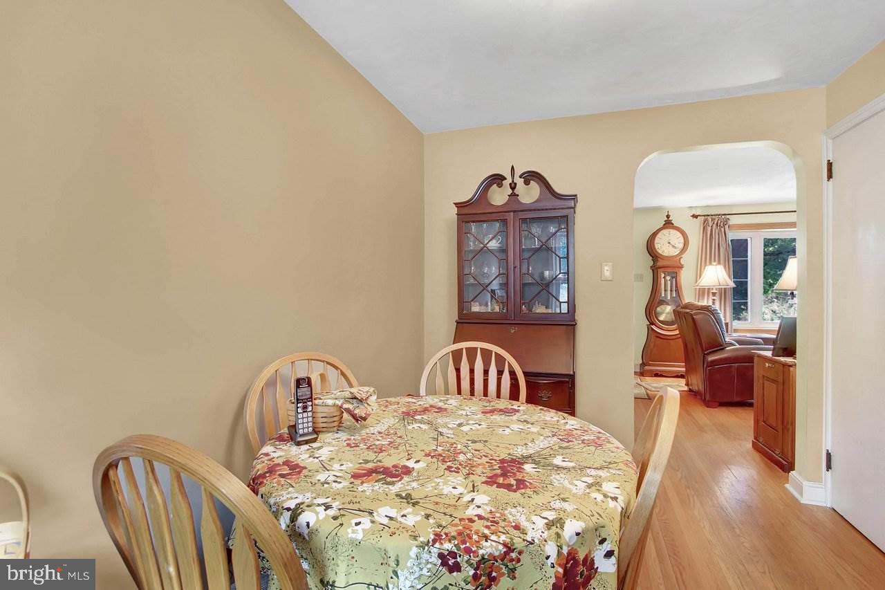 401 Waters Road York, PA 17403 - Photo 6 of 36