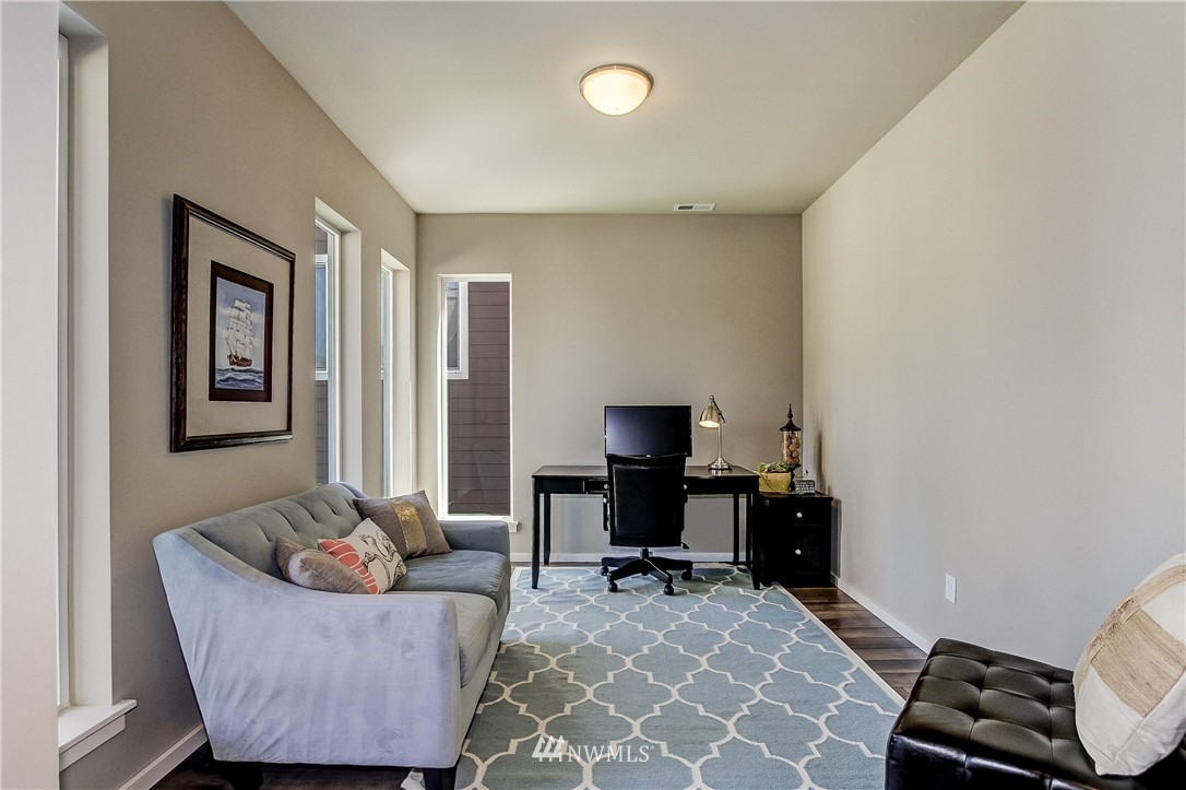 10025 Southeast 192nd Place Renton, WA 98055 - Photo 4 of 25