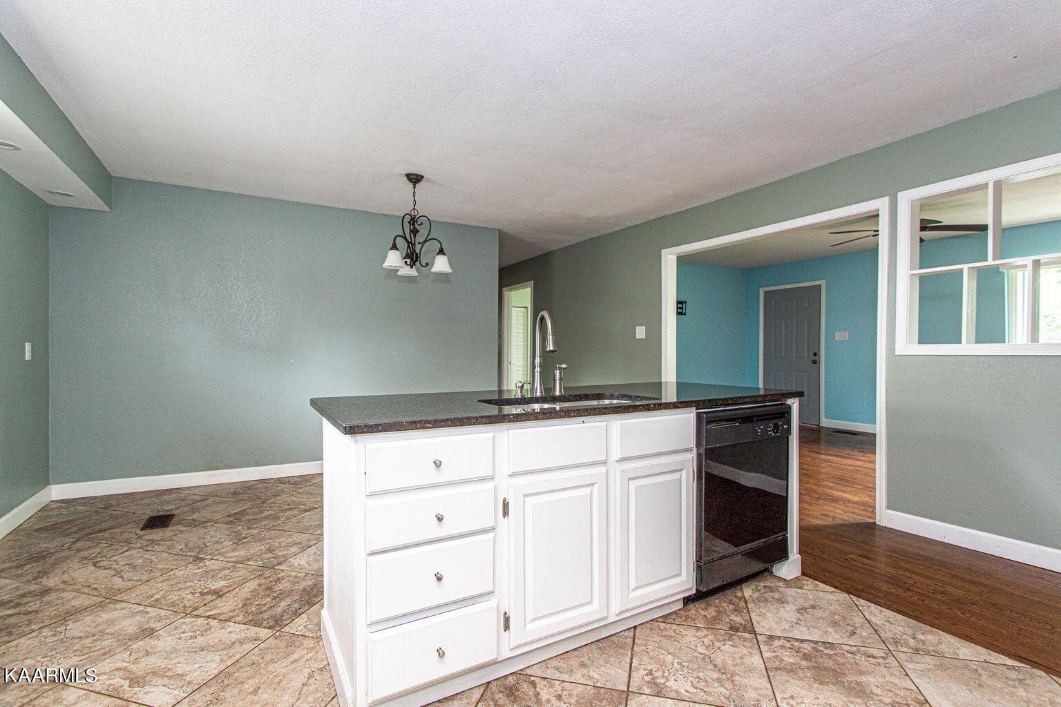 3204 Chilhowee Heights Road Maryville, TN 37803 - Photo 11 of 30 Gallery Image 11