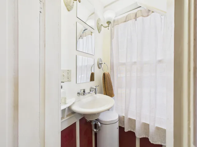 $379,900 | 11 Washington Street, Concord, NH 03303