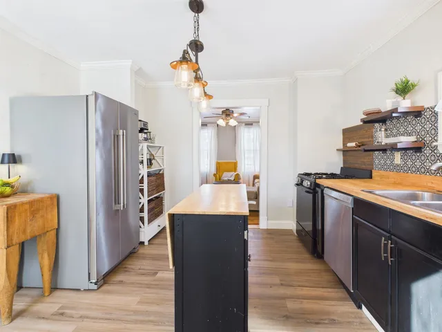 $379,900 | 11 Washington Street, Concord, NH 03303