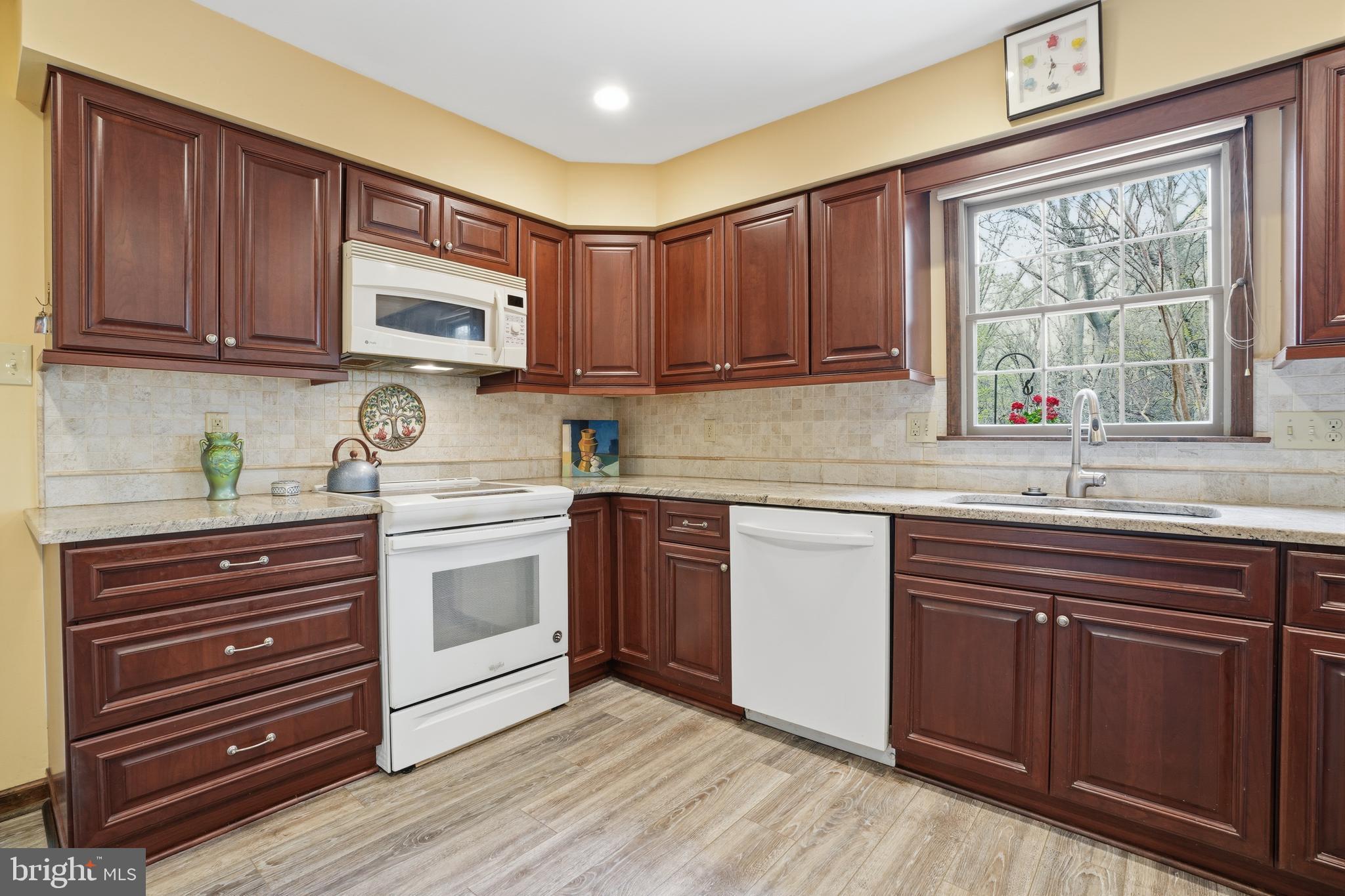 1964 Melmar Road Huntingdon Valley, PA 19006 - Photo 13 of 47