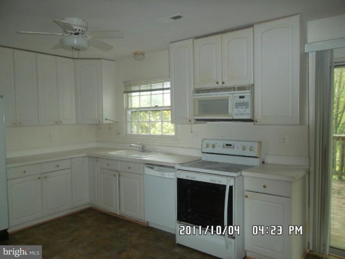 12755 Turquoise Terrace Silver Spring, MD 20904 - Photo 2 of 11 Kitchen