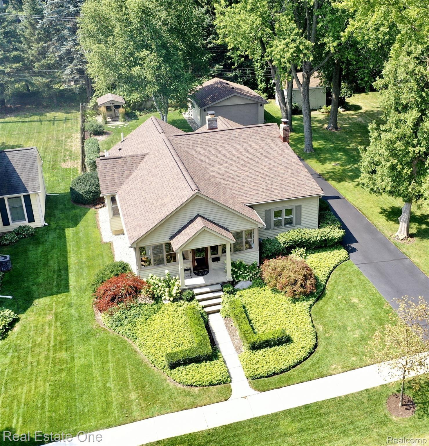129 North Holcomb Road Clarkston, MI 48346 - Photo 4 of 33 4.jpg