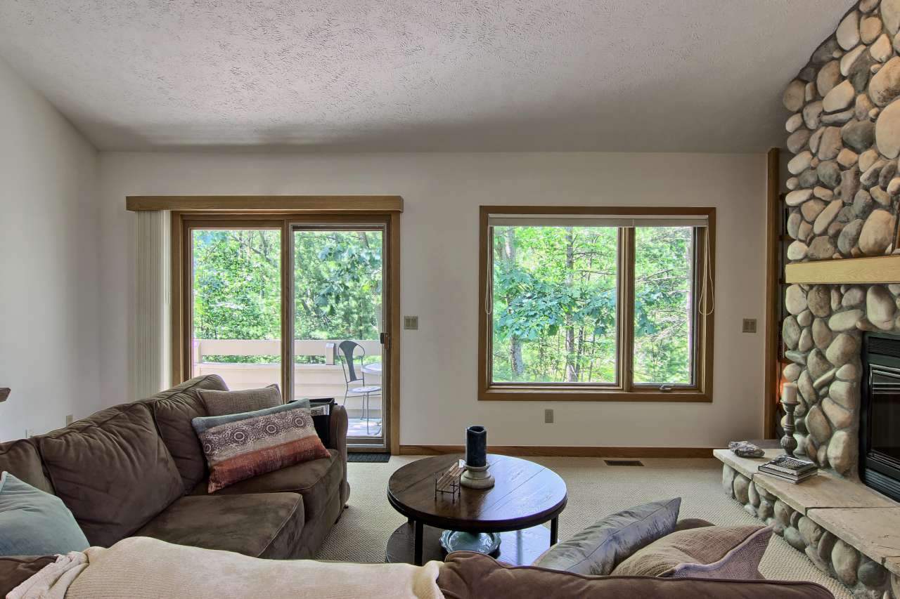 6742 Mission Ridge Traverse City, MI 49686 - Photo 8 of 41 1836001-7.JPG