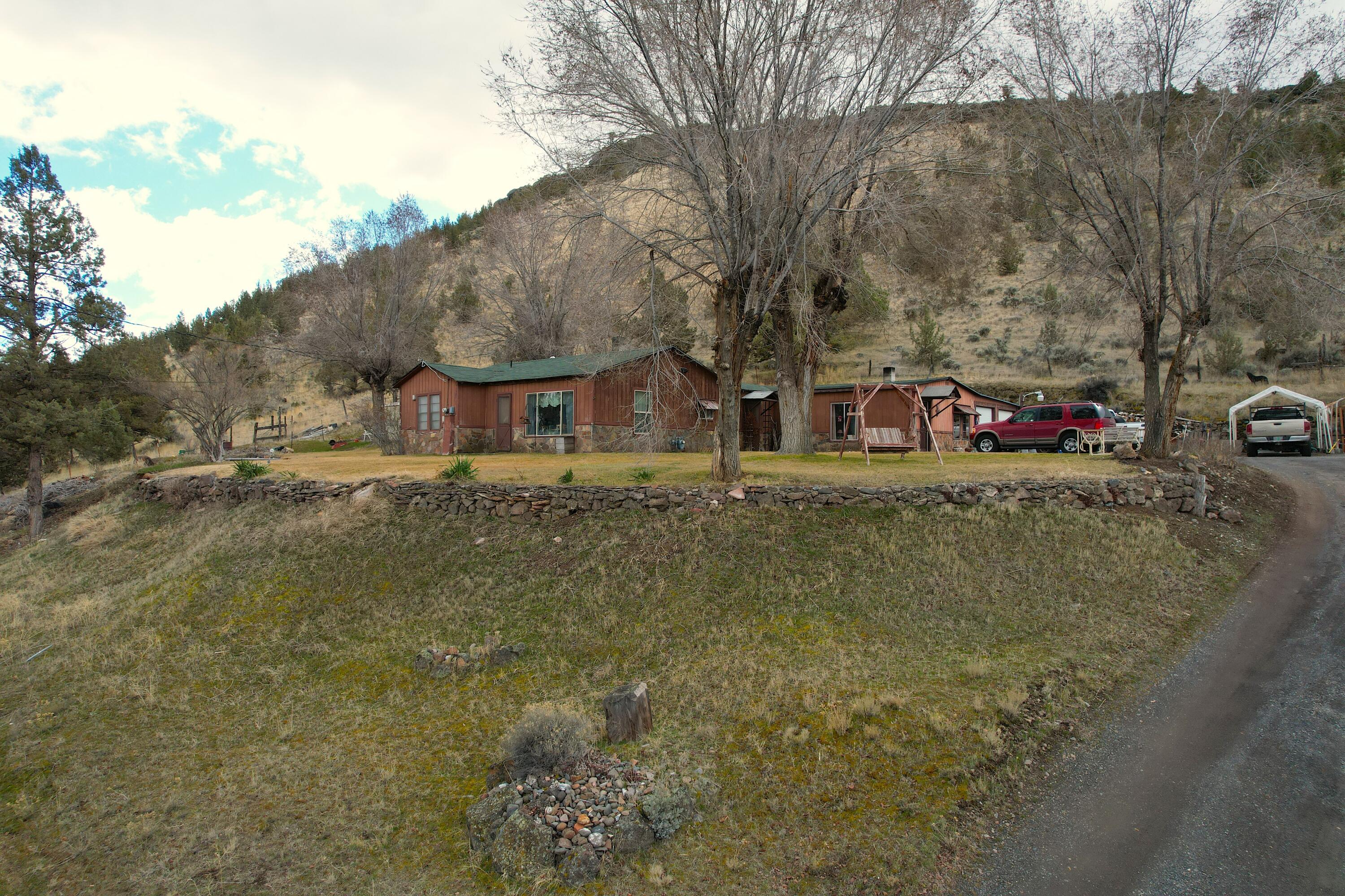 902 Southwest Crestview Road Prineville, OR 97754 - Photo 2 of 51 dji_fly_20250306_112040_404_174128971552