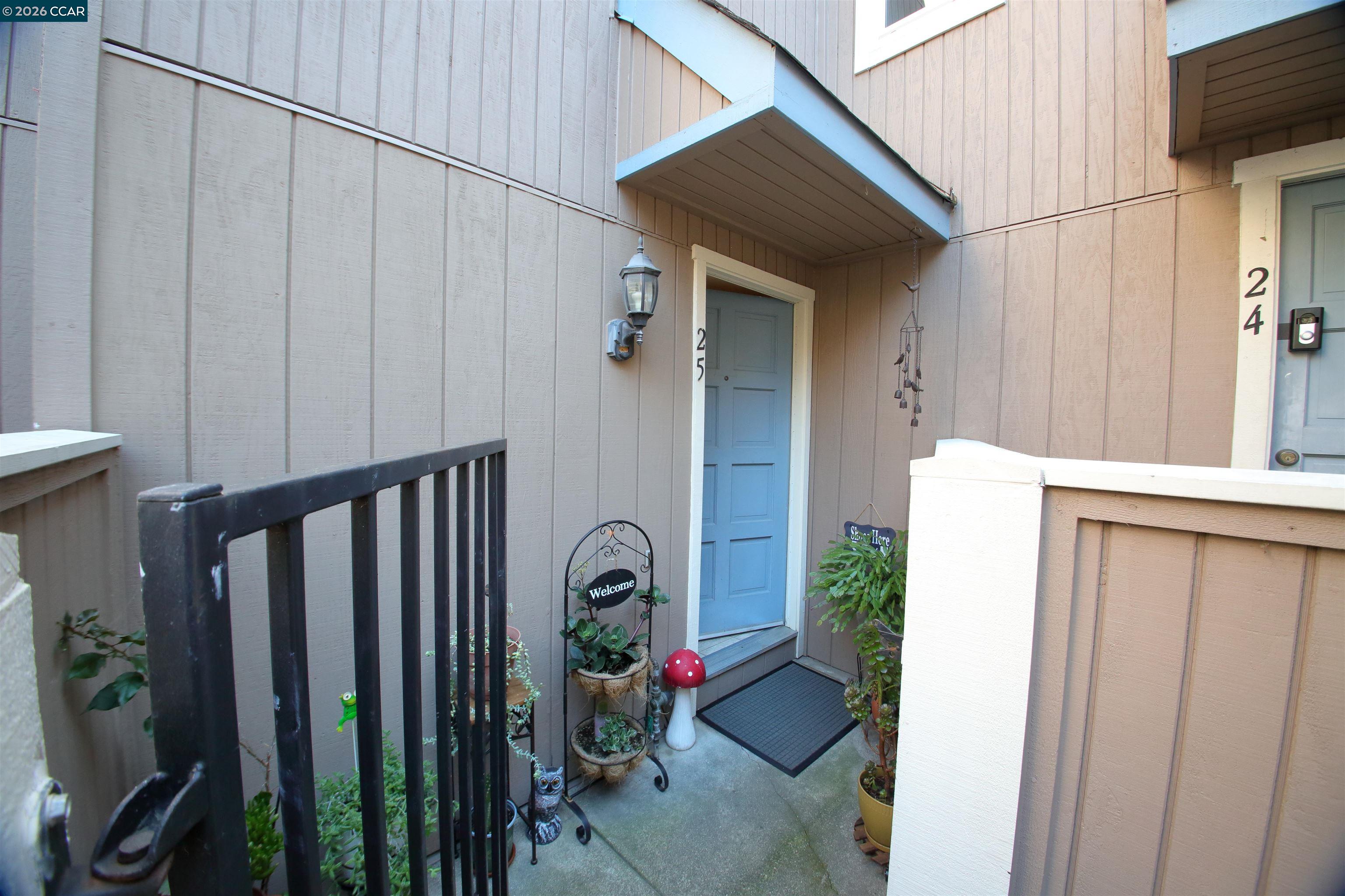 3901 Clayton Road, Unit 25 Concord, CA 94521 - Photo 19 of 28 a view of a house with backyard and wooden fence