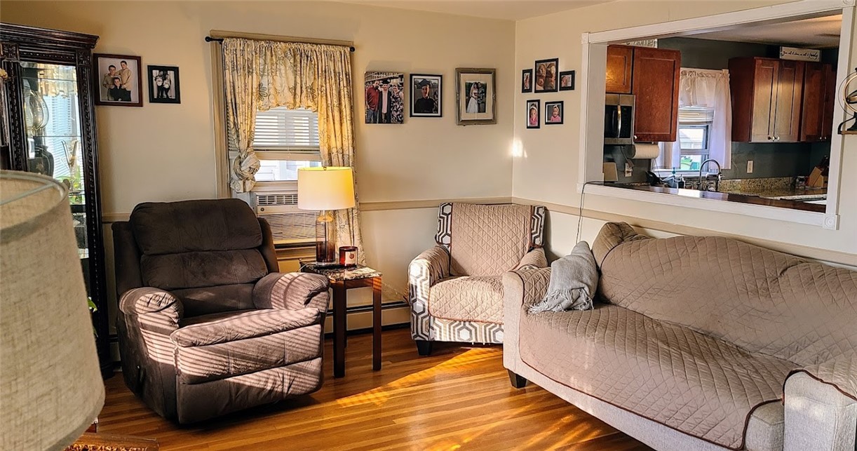 206 Wendell Road Warwick, RI 02888 - Photo 7 of 15 Living room