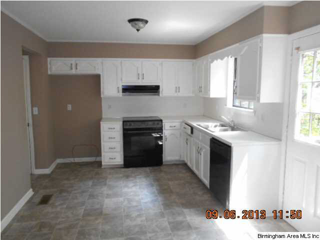 2020 Diane Lane Alabaster, AL 35007 - Photo 5 of 10