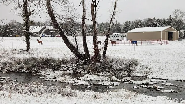 $950,000 | 3700 State Rd V, De Soto, MO 63020