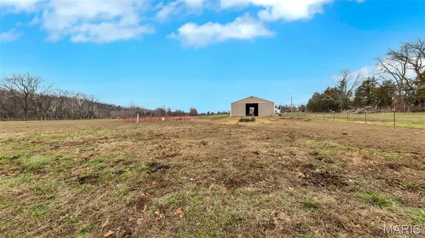$950,000 | 3700 State Rd V, De Soto, MO 63020