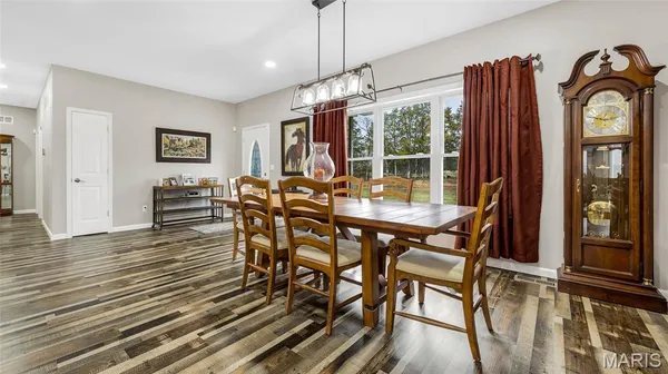 $950,000 | 3700 State Rd V, De Soto, MO 63020