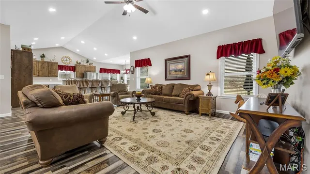 $950,000 | 3700 State Rd V, De Soto, MO 63020