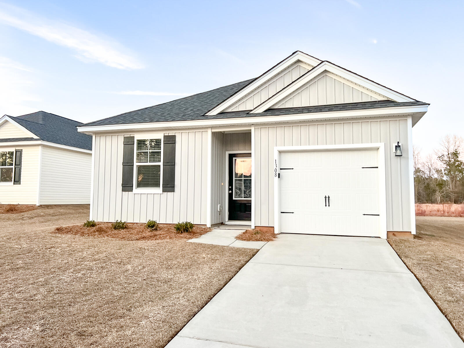 1308 Warrens Way Manning, SC 29102 - Photo 3 of 15 Front