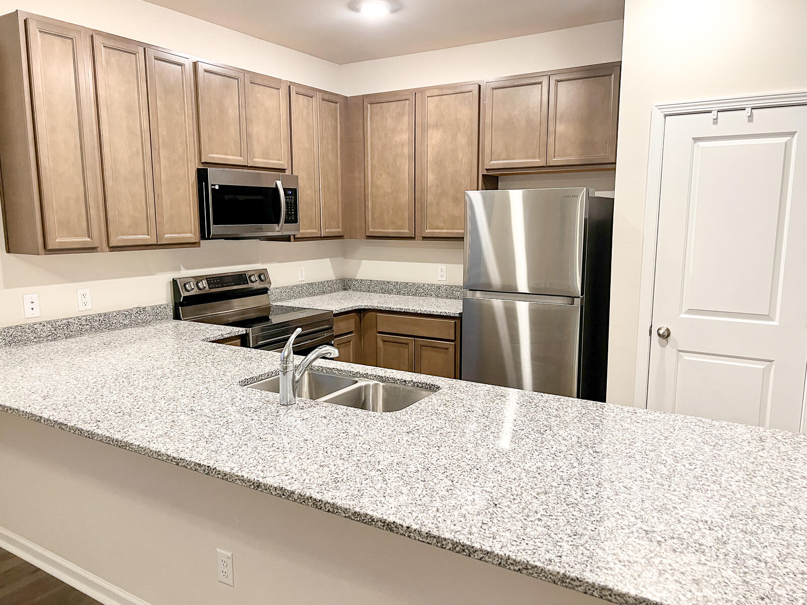 1308 Warrens Way Manning, SC 29102 - Photo 4 of 15 Kitchen