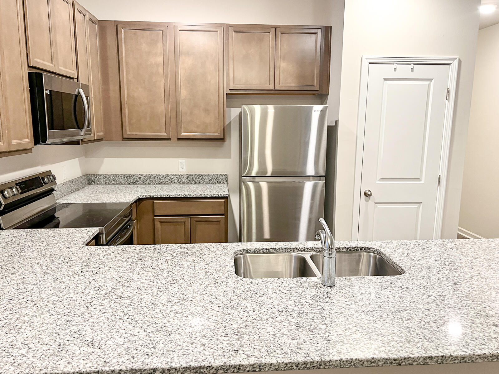 1308 Warrens Way Manning, SC 29102 - Photo 5 of 15 Kitchen