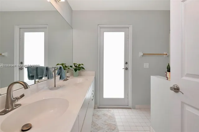 $6,750 | 1800 Water Ridge Drive, Weston, FL 33326