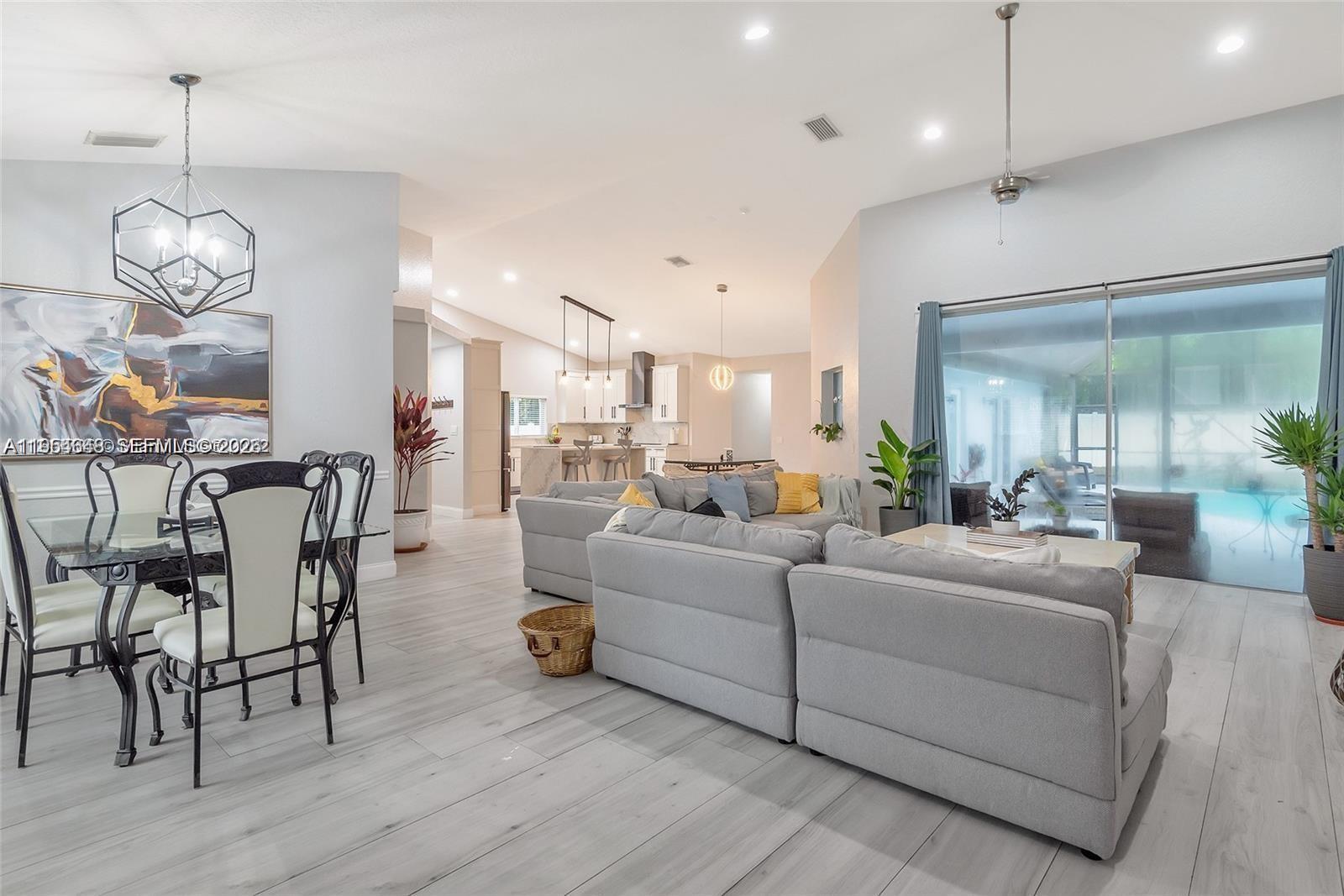 1800 Water Ridge Drive Weston, FL 33326 - Photo 5 of 60