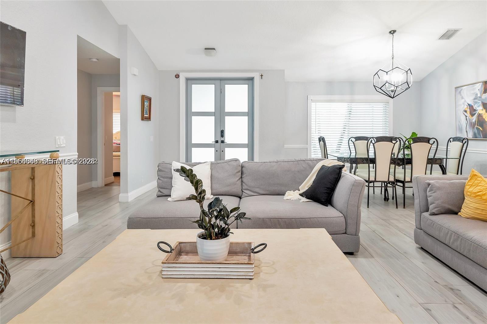 1800 Water Ridge Drive Weston, FL 33326 - Photo 10 of 60