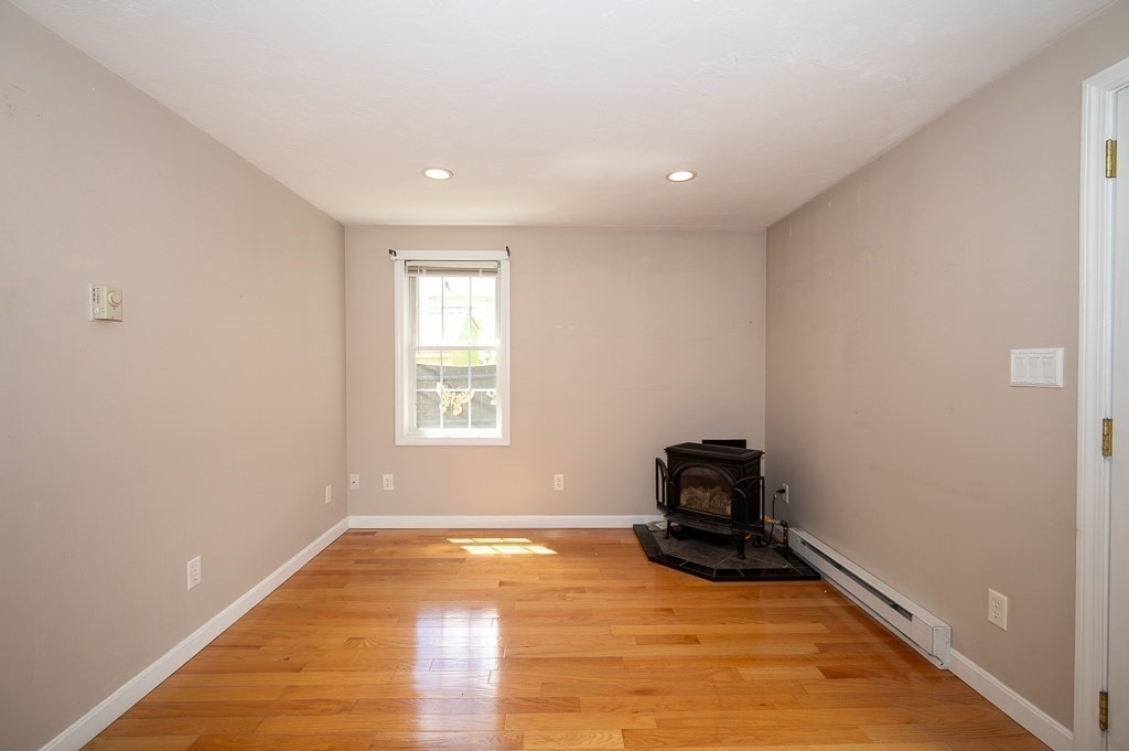 12 Watt Road Worcester, MA 01606 - Photo 8 of 39 Gallery Image 8