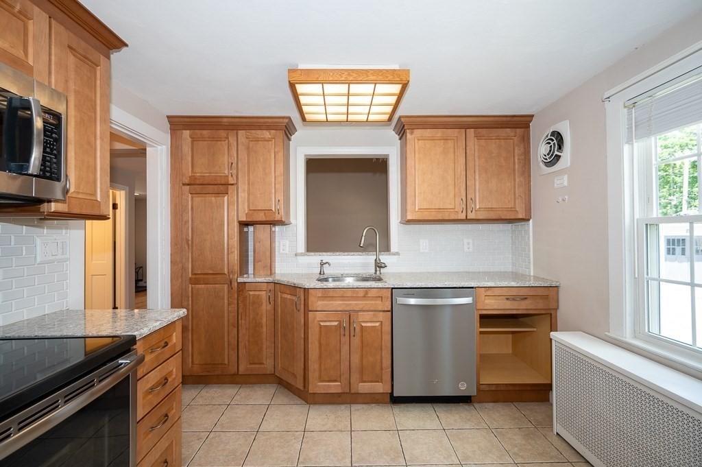 12 Watt Road Worcester, MA 01606 - Photo 10 of 39 Gallery Image 10