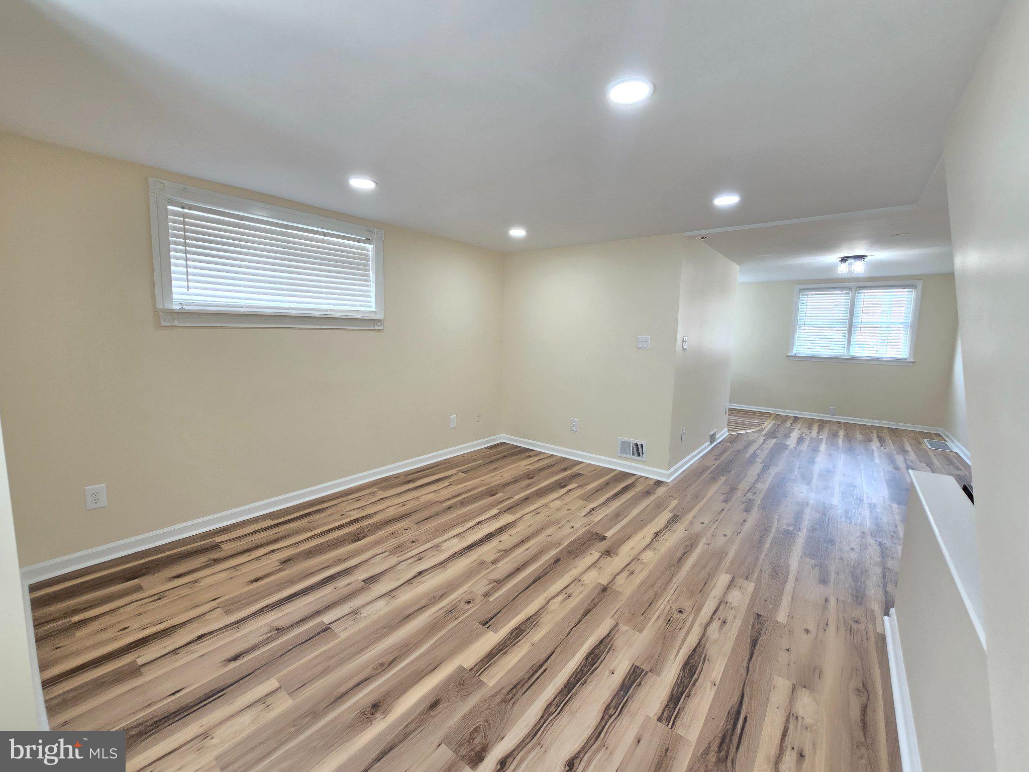 7638 Sherwood Road Philadelphia, PA 19151 - Photo 4 of 21 Bright and spacious living area.