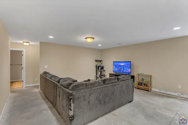 $374,900 | 9911 Lavender Lane, Manhattan, KS 66502