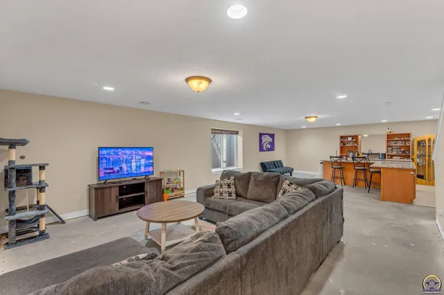 $374,900 | 9911 Lavender Lane, Manhattan, KS 66502