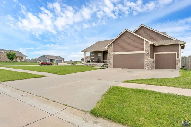 $374,900 | 9911 Lavender Lane, Manhattan, KS 66502