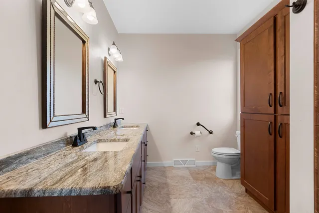 $459,900 | 4884 Wyld Berry Way, Hobart, WI 54155