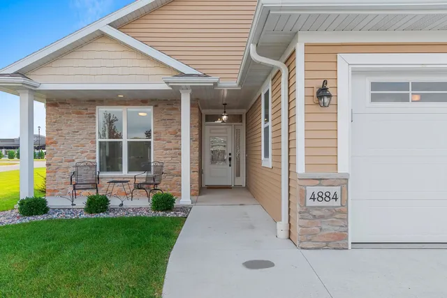 $459,900 | 4884 Wyld Berry Way, Hobart, WI 54155