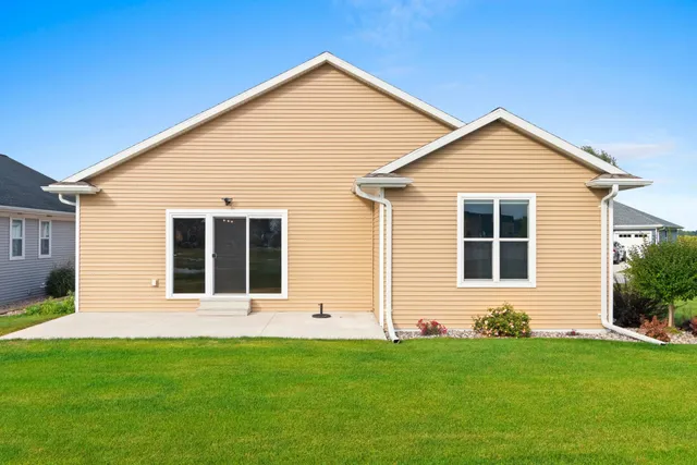 $459,900 | 4884 Wyld Berry Way, Hobart, WI 54155