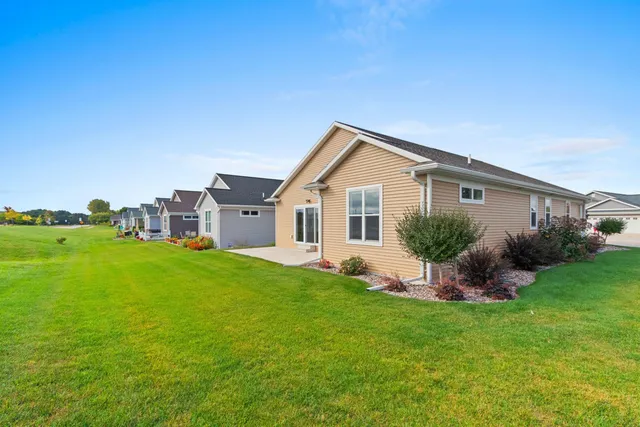 $459,900 | 4884 Wyld Berry Way, Hobart, WI 54155