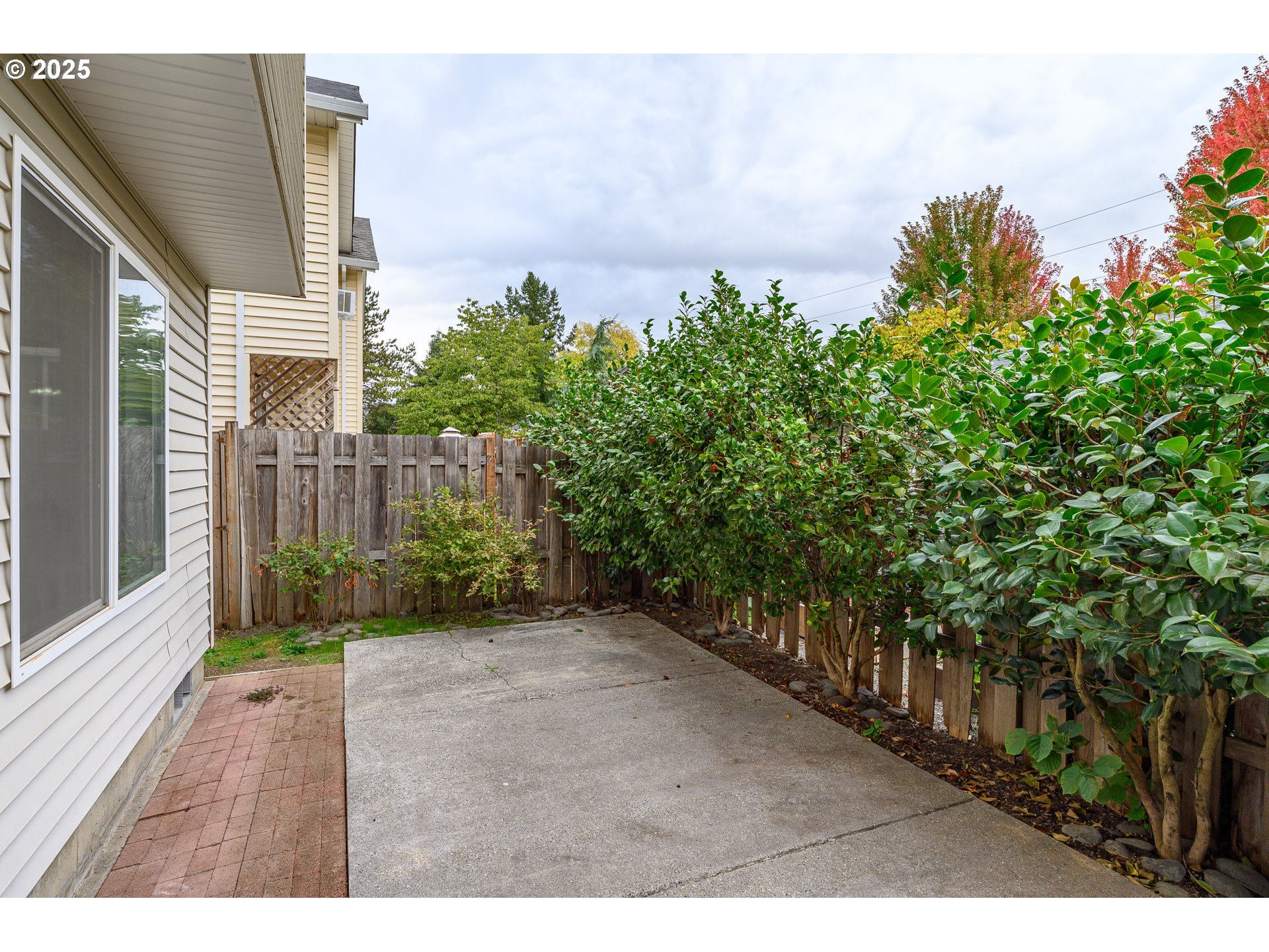 1306 Parkside Lane Newberg, OR 97132 - Photo 37 of 48 a backyard of a house with lots of green space