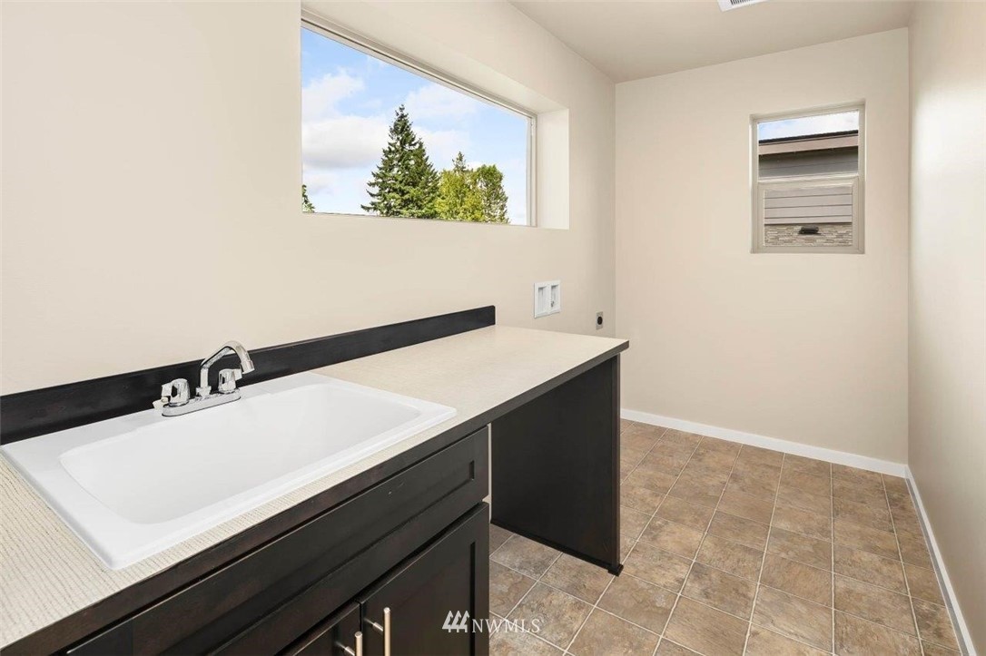 317 Southwest 3rd Court, Unit 12 Renton, WA 98057 - Photo 6 of 32