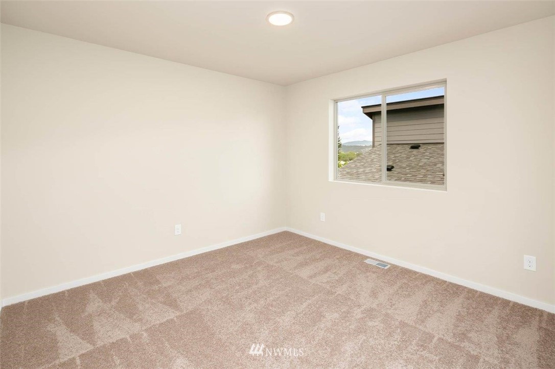 317 Southwest 3rd Court, Unit 12 Renton, WA 98057 - Photo 7 of 32