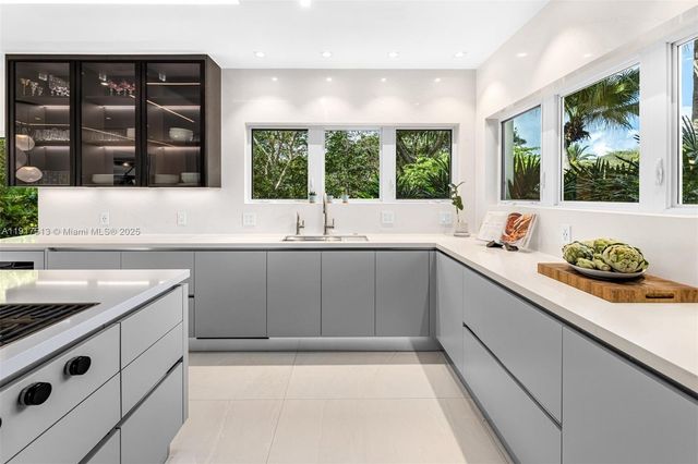 $16,495,000 | 7150 West Lago Drive, Coral Gables, FL 33143