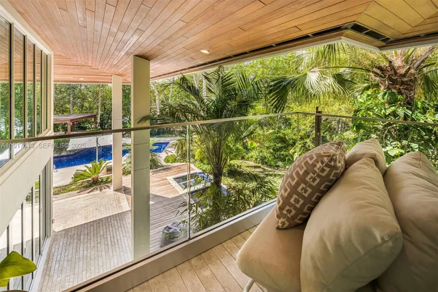 $16,495,000 | 7150 West Lago Drive, Coral Gables, FL 33143